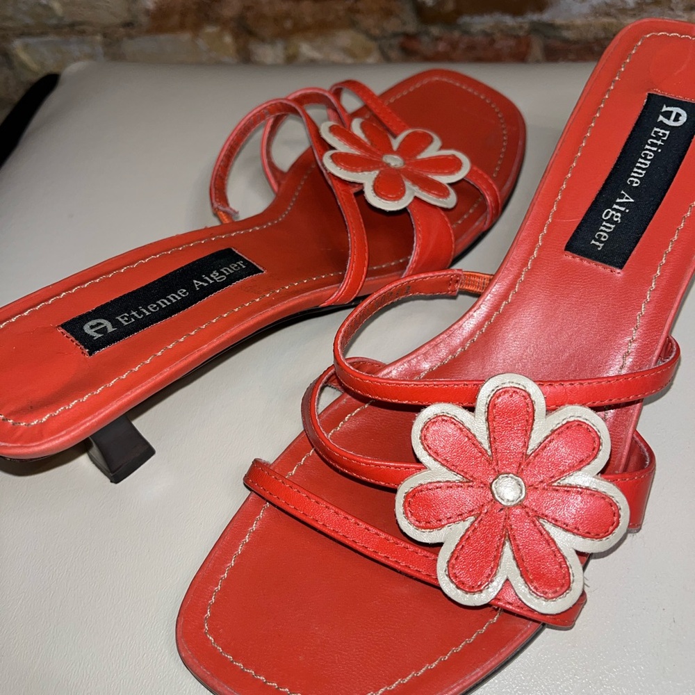 Etienne Aigner | Y2K Coral Kitten Heels - Picture 2 of 8